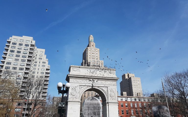 Warren, in NYC rally, casts campaign as successor to other women-led movements