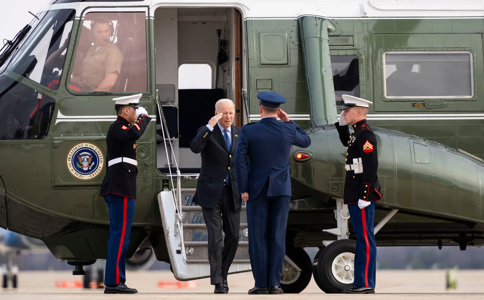 Biden Salute Marine One Helicopter